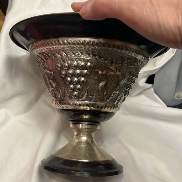 Reproduction/ Victorian retro Large Decorative chalice /fruit bowl - Picture 4 of 9